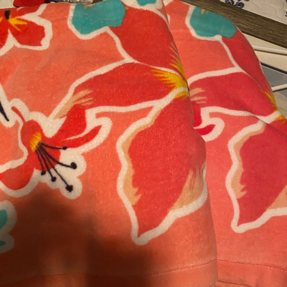 Vera Bradley beach towel - Picture 4 of 5